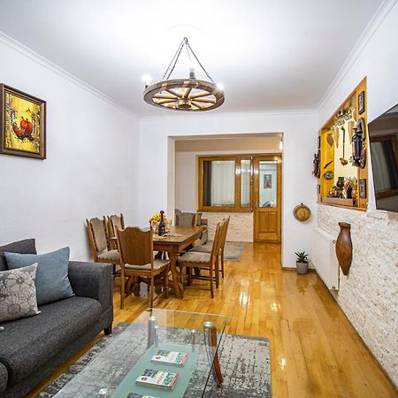 Cozy Apartment On Kostava Tbilisi Exterior foto