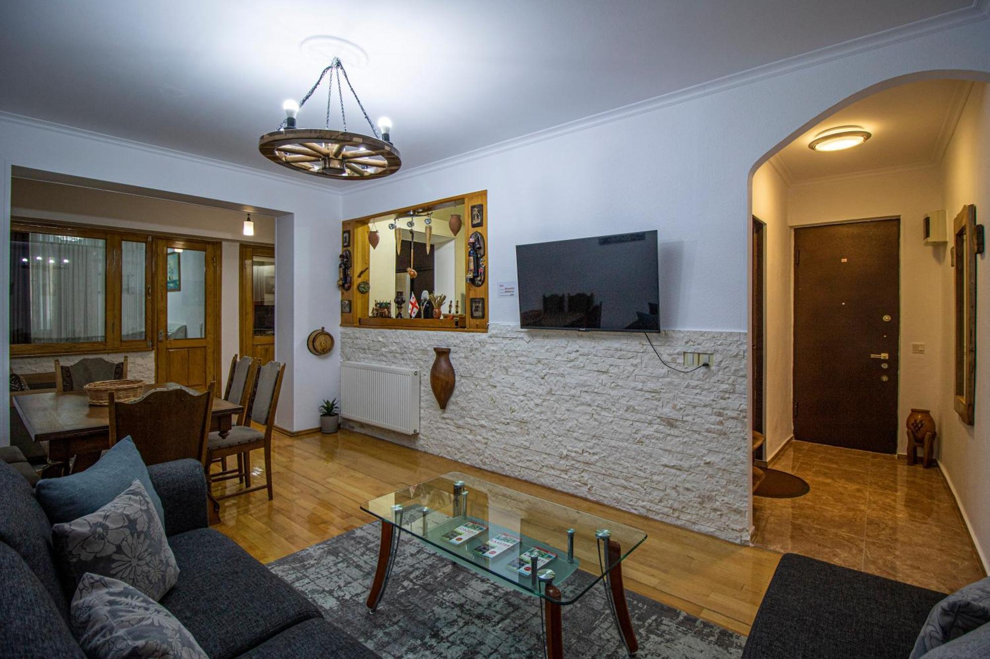 Cozy Apartment On Kostava Tbilisi Exterior foto